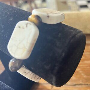 Artisan Handmade Stretch Bracelet Howlite Tigers Eye Gemstones